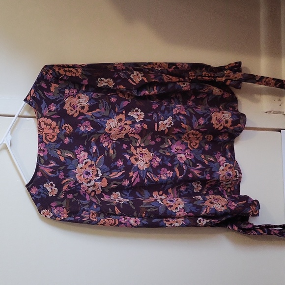 Beautiful blouse - Picture 5 of 8